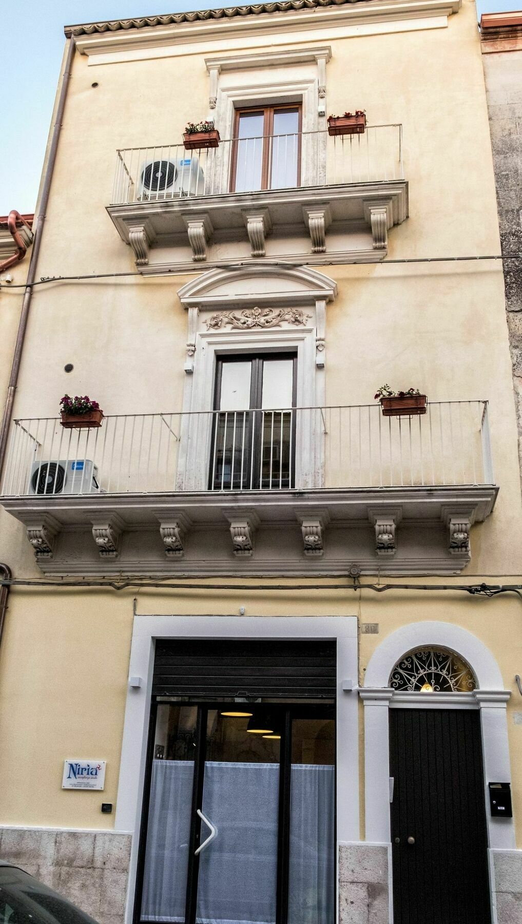 Niria 2*